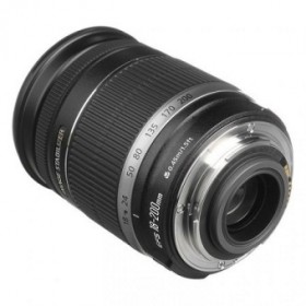 Canon Lens EF-S 18-200mm f/3.5-5.6 IS